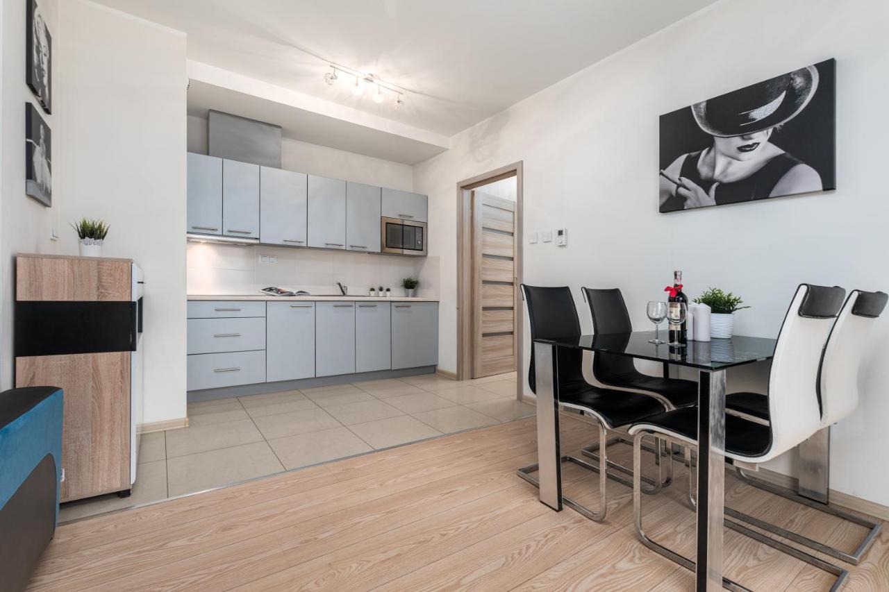 Al Krakowska 291A By Homeprime Warszawa Eksteriør billede