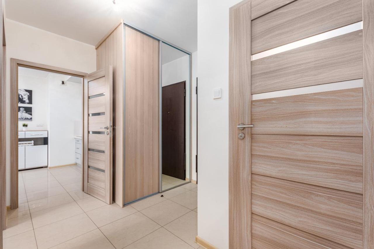 Al Krakowska 291A By Homeprime Warszawa Eksteriør billede