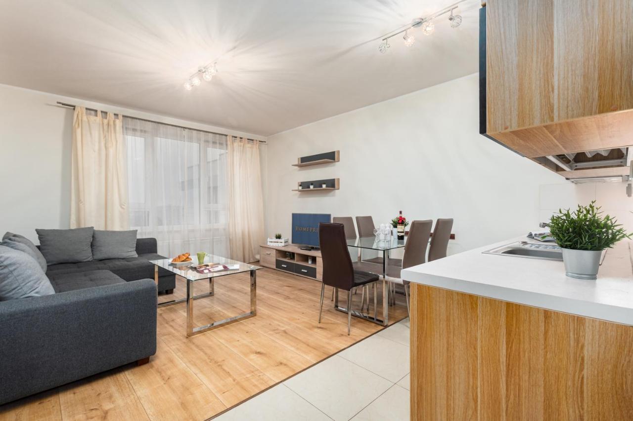 Al Krakowska 291A By Homeprime Warszawa Eksteriør billede