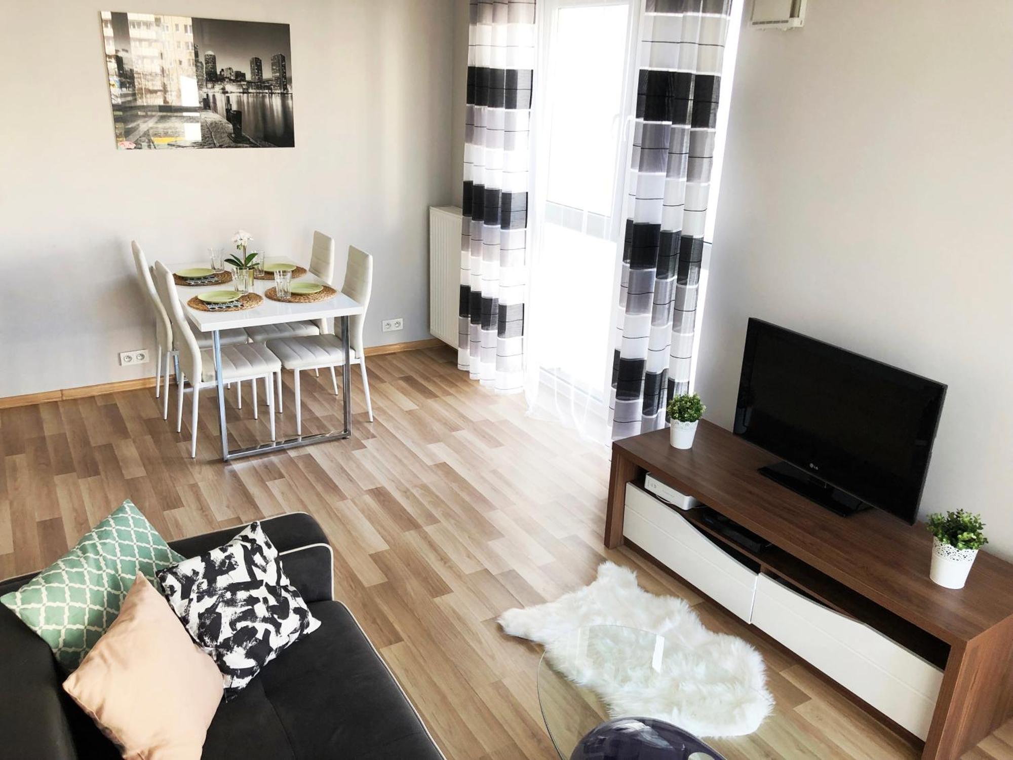 Al Krakowska 291A By Homeprime Warszawa Eksteriør billede